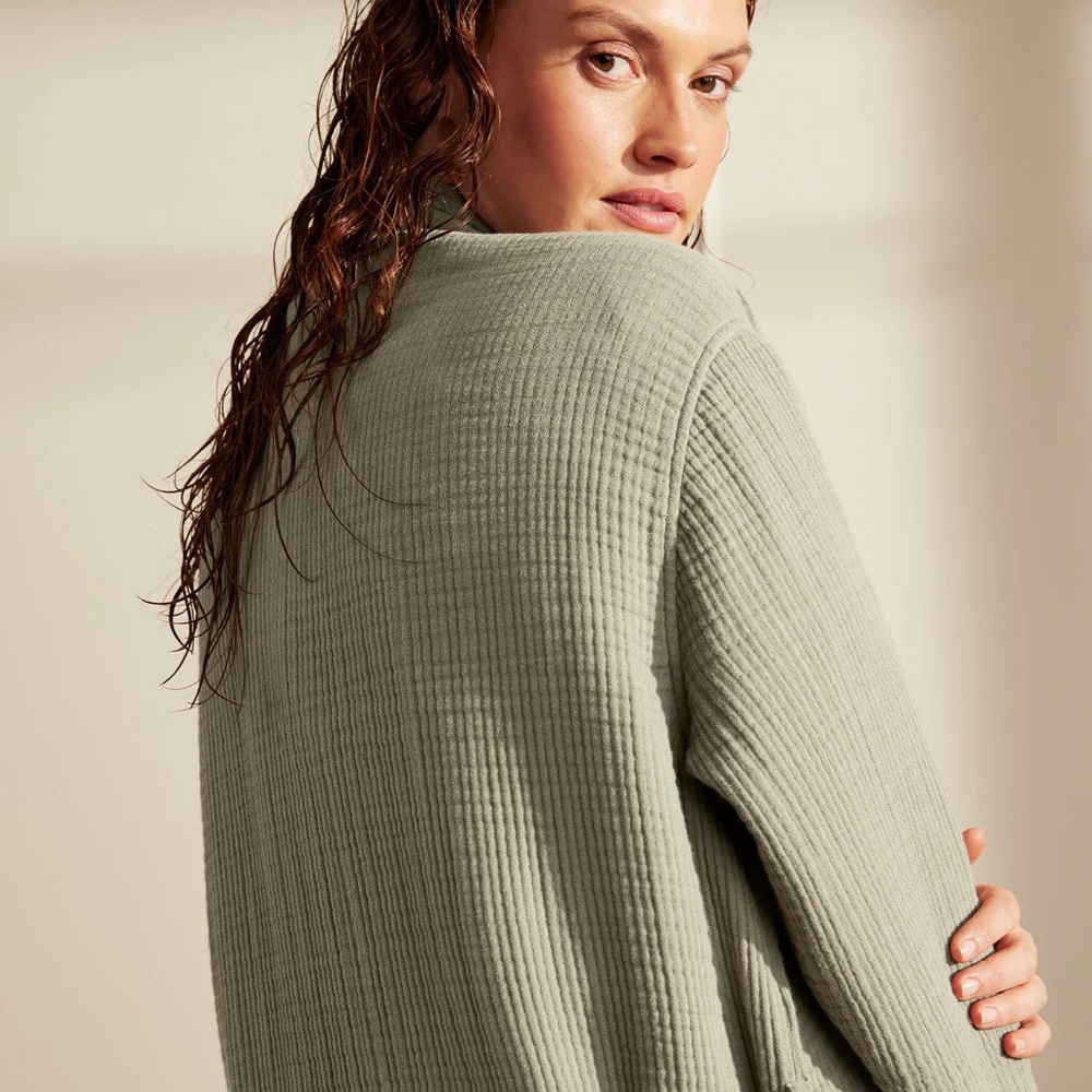 Boll & Branch Dream Robe - Picture 4 of 5